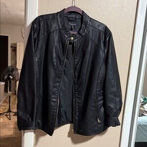 Baccini Women's Elegant Black Leather Jacket